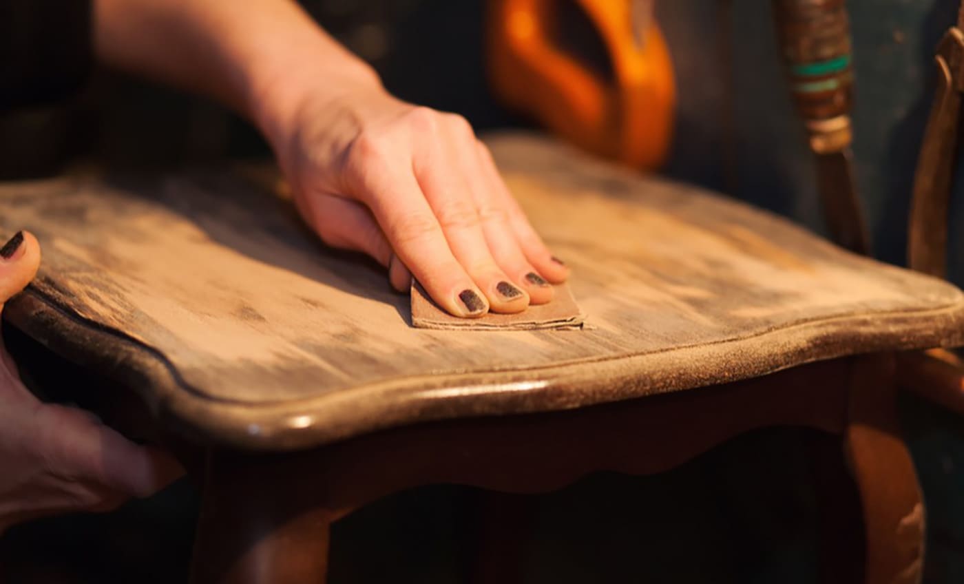 Le gout du meuble, table poncée et rénovation relooking meuble sur mesure à Saint Marcellin.